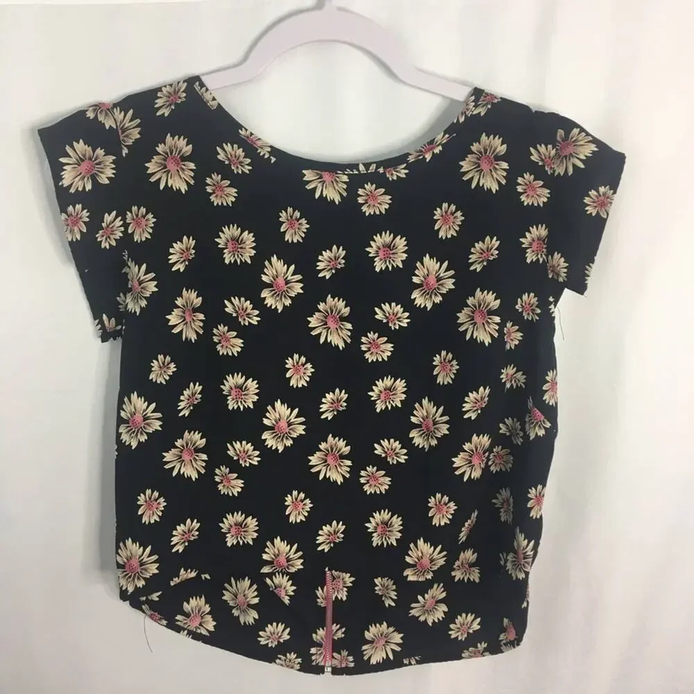 B Jewel Girl’s Hi-Low Short Sleeve Top Size Large